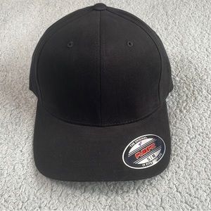 ✨$4 SALE NWT The Original Flexfit Black Baseball Cap Size S/M